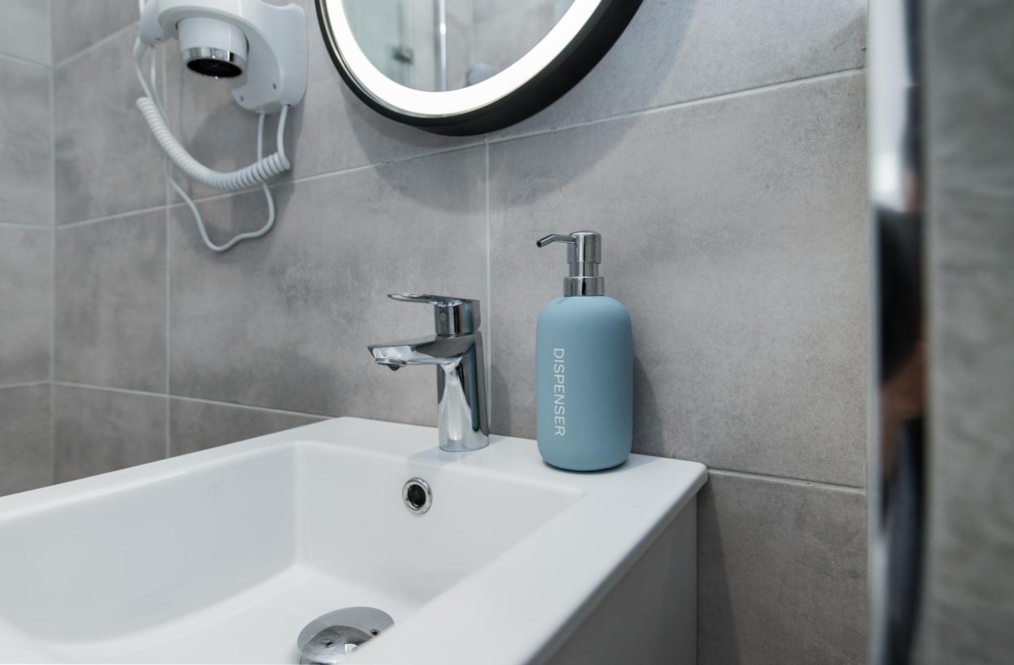 Apartament Dworcowa 24 Gliwice Buitenkant foto