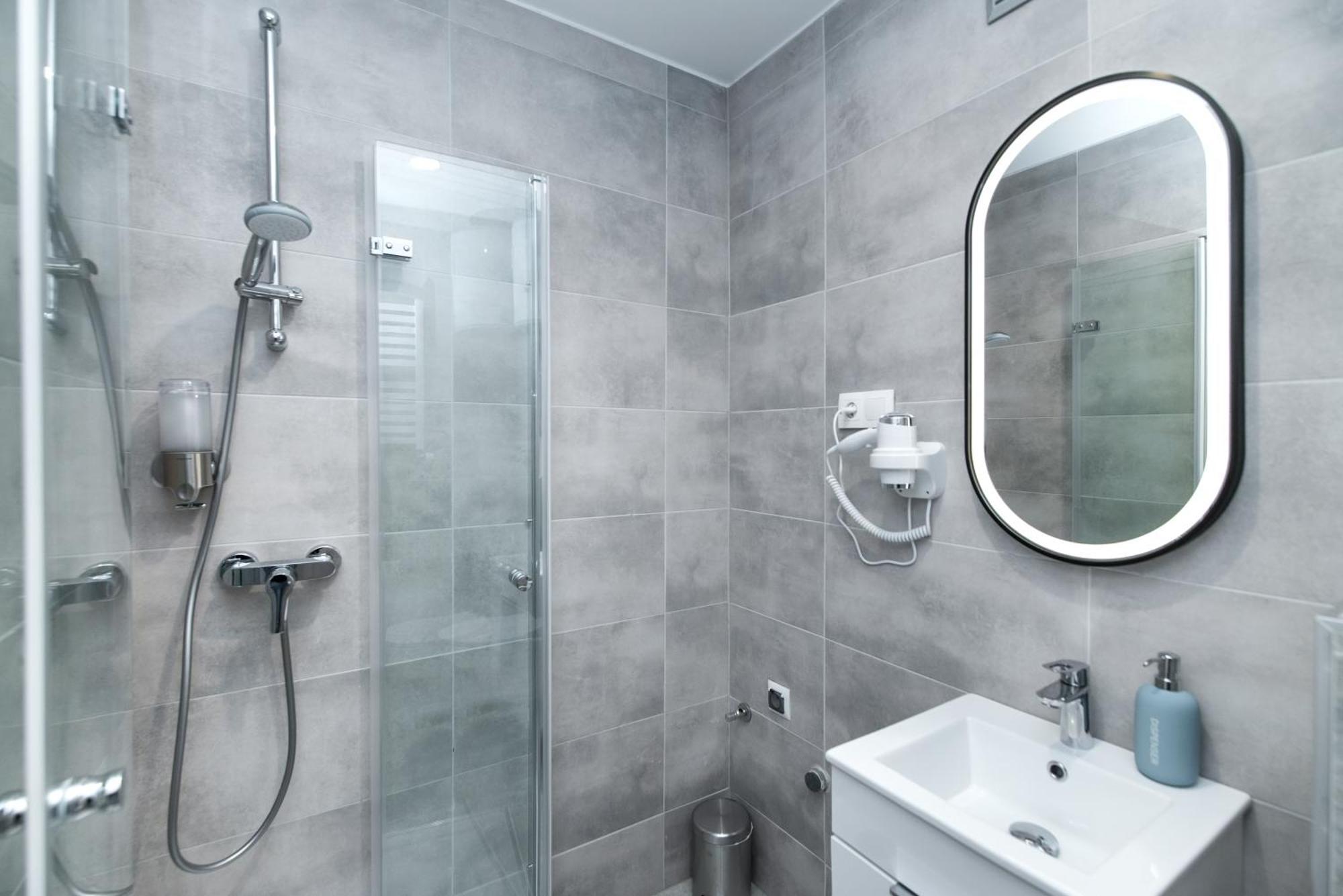 Apartament Dworcowa 24 Gliwice Buitenkant foto